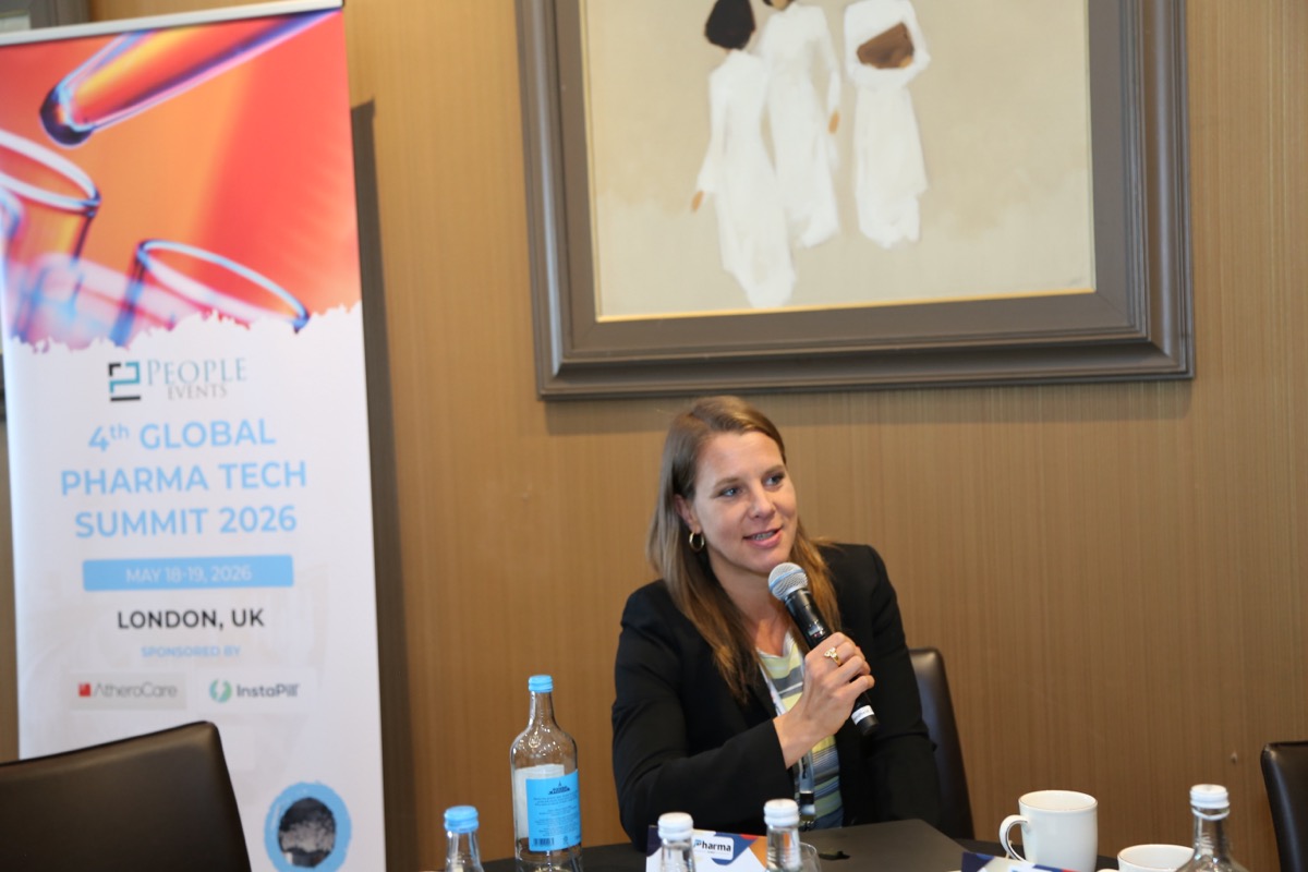 Selina Gaertner moderating a roundtable discussion at the Pharma Tech Summit